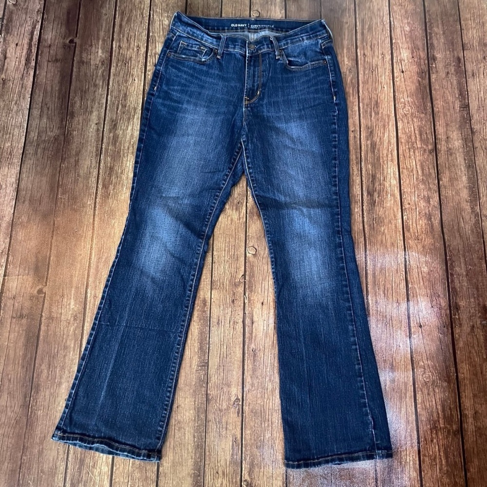 Old Navy, curvy profile midrise size 8 short